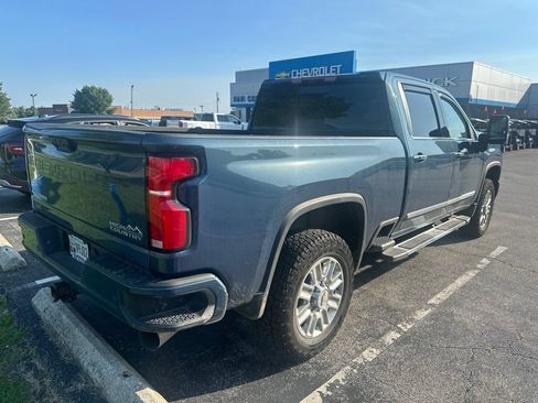 Used 2025 Chevrolet Silverado 2500 High Country w/ Technology Package AWD/4WD image 3