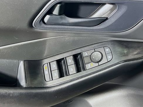 Used 2024 Nissan Rogue S FWD image 16