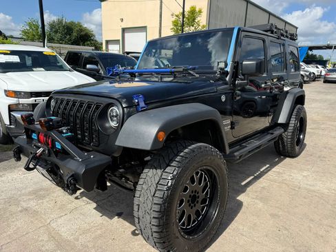 Used 2017 Jeep Wrangler Unlimited Sport w/ Quick Order Package 24S AWD/4WD image 3