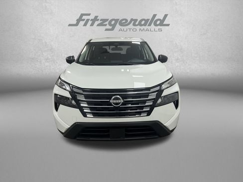 Used 2024 Nissan Rogue S FWD image 9