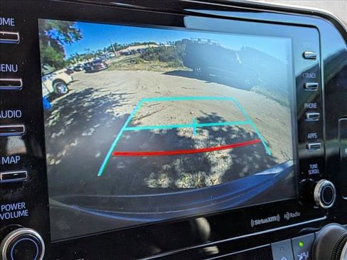 Used 2022 Toyota Highlander XLE image 5