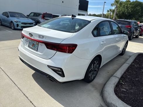Certified 2021 Kia Forte LXS FWD image 3