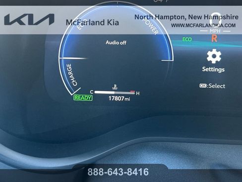Used 2025 Toyota Sienna XLE Woodland Edition AWD/4WD image 21