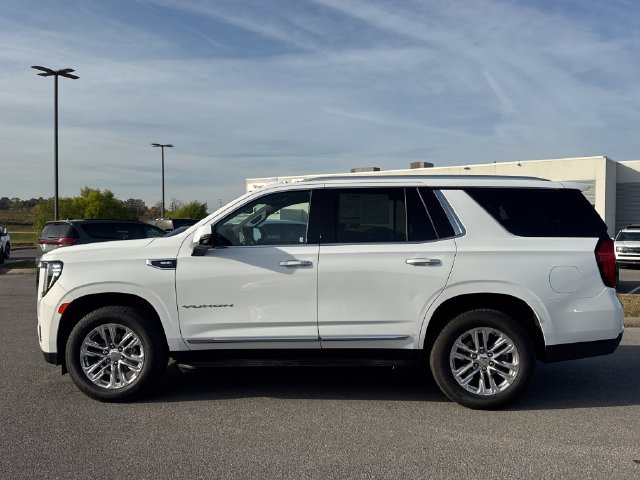 Used 2024 GMC Yukon SLT w/ SLT Luxury Package AWD/4WD image 3