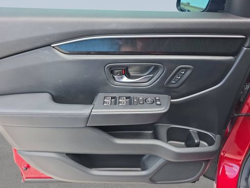Used 2025 Honda Pilot Elite image 16
