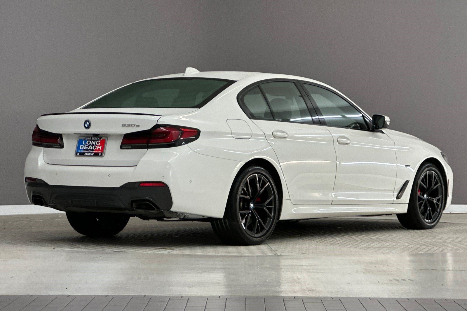Certified 2023 BMW 530e w/ M Sport Package RWD image 8