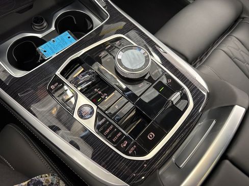 New 2025 BMW X7 M60i image 30