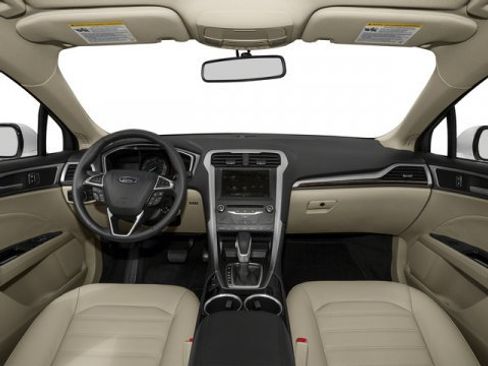 Used 2016 Ford Fusion Titanium image 4