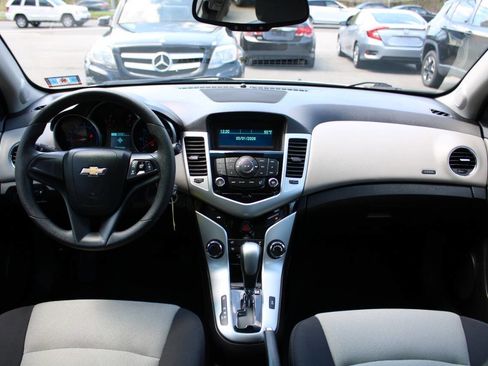 Used 2016 Chevrolet Cruze LS FWD image 32