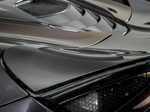 Used 2018 McLaren 720S RWD image 17