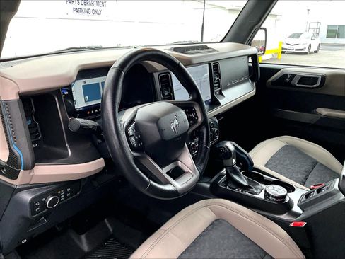 Used 2022 Ford Bronco Wildtrak image 8