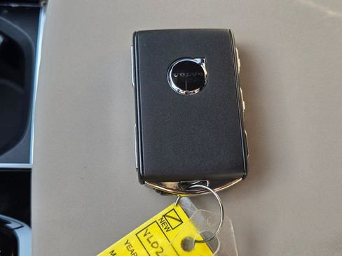 New 2026 Volvo XC90 B6 Plus w/ Protection Package Premier image 23