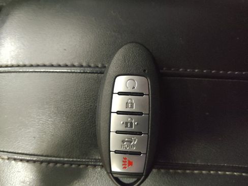 Used 2020 Nissan Rogue SV AWD/4WD image 32