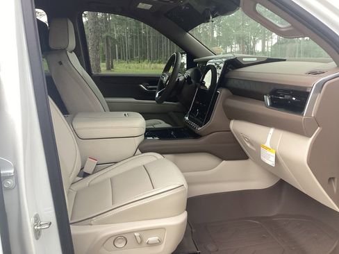 New 2026 GMC Yukon XL Denali w/ Advanced Technology Package RWD image 59