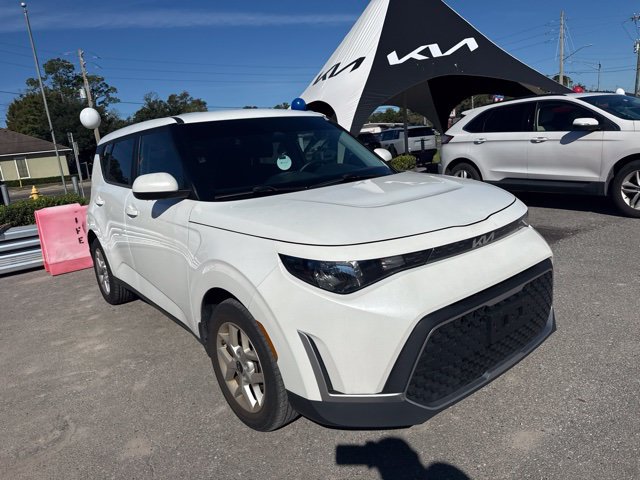 Used 2023 Kia Soul LX w/ Option Group 015 FWD image 1