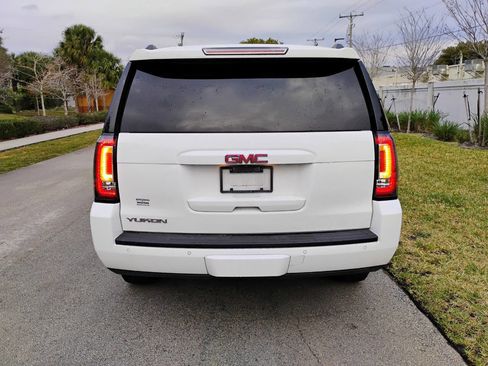 Used 2016 GMC Yukon SLT image 6