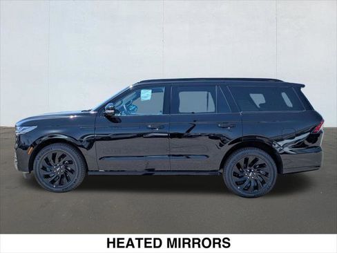 New 2026 Lincoln Navigator Reserve w/ Jet Appearance Package AWD/4WD image 3