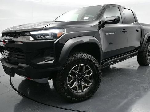 Used 2025 Chevrolet Colorado ZR2 AWD/4WD image 9