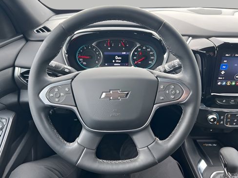 Used 2023 Chevrolet Traverse LT w/ Midnight/Sport Edition image 18