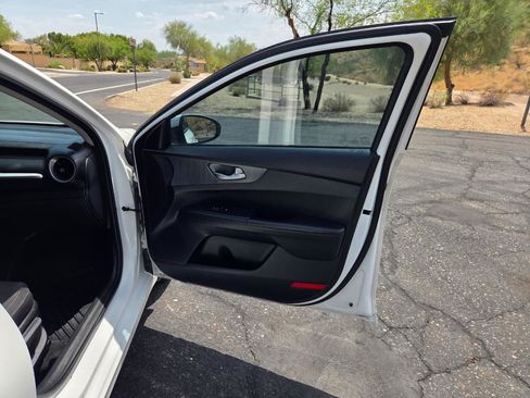 Used 2020 Kia Forte Sedan FWD image 18