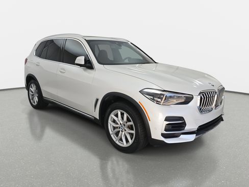 Used 2023 BMW X5 xDrive40i w/ Premium Package image 3