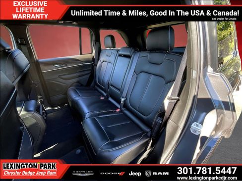 Used 2025 Jeep Grand Cherokee Limited AWD/4WD image 22