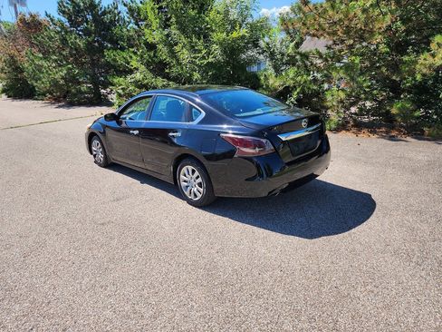 Used 2015 Nissan Altima 2.5 S w/ Power Driver Seat Package FWD image 3
