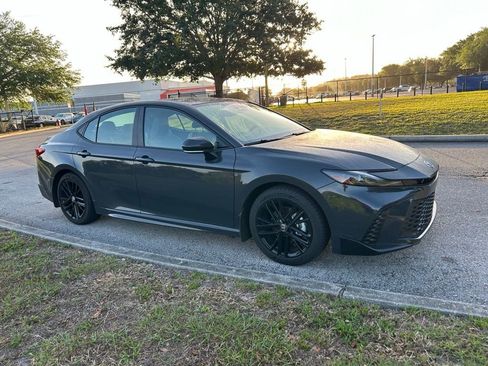 Certified 2025 Toyota Camry SE image 7