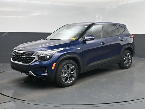 Certified 2026 Kia Seltos LX FWD image 9