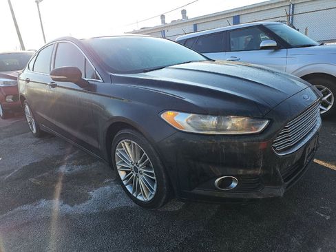 Used 2016 Ford Fusion SE w/ Equipment Group 202A image 2