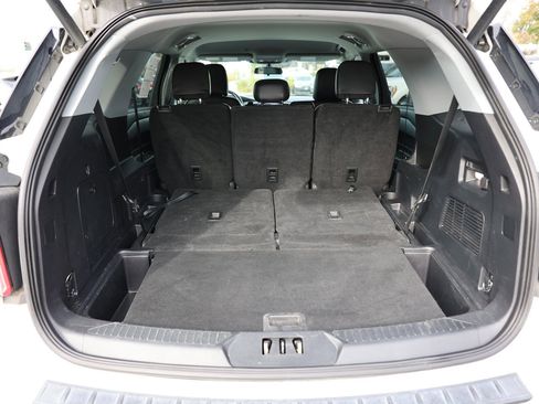 Used 2022 Ford Explorer XLT w/ Equipment Group 202A image 13