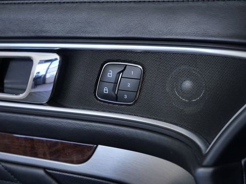 Certified 2018 Ford Explorer Platinum AWD/4WD image 27