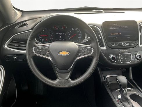 Used 2025 Chevrolet Malibu LT image 5