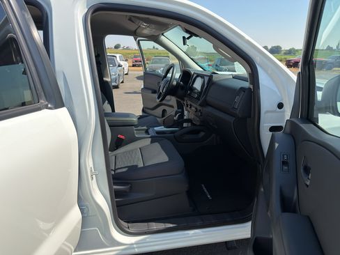 Used 2026 Nissan Frontier S AWD/4WD image 11