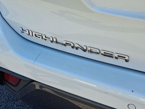 Used 2021 Toyota Highlander Limited AWD/4WD image 7