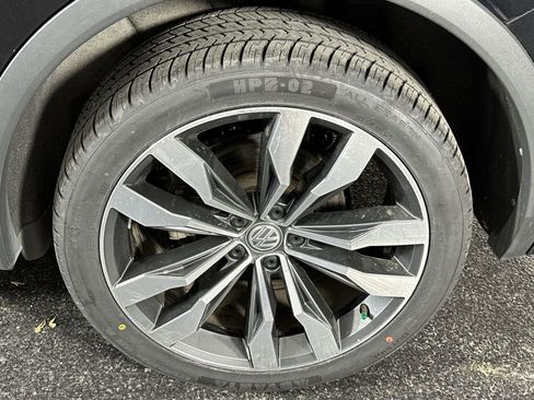 Used 2020 Volkswagen Tiguan SEL Premium R-Line image 14