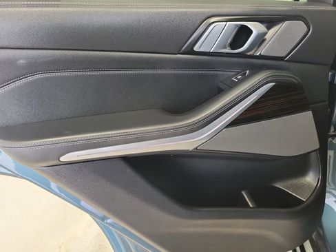 Used 2025 BMW X5 xDrive50e image 15