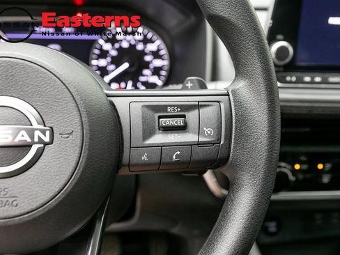 Used 2024 Nissan Rogue S AWD/4WD image 16
