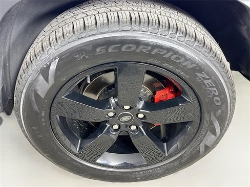 Certified 2023 Land Rover Defender 110 SE image 33