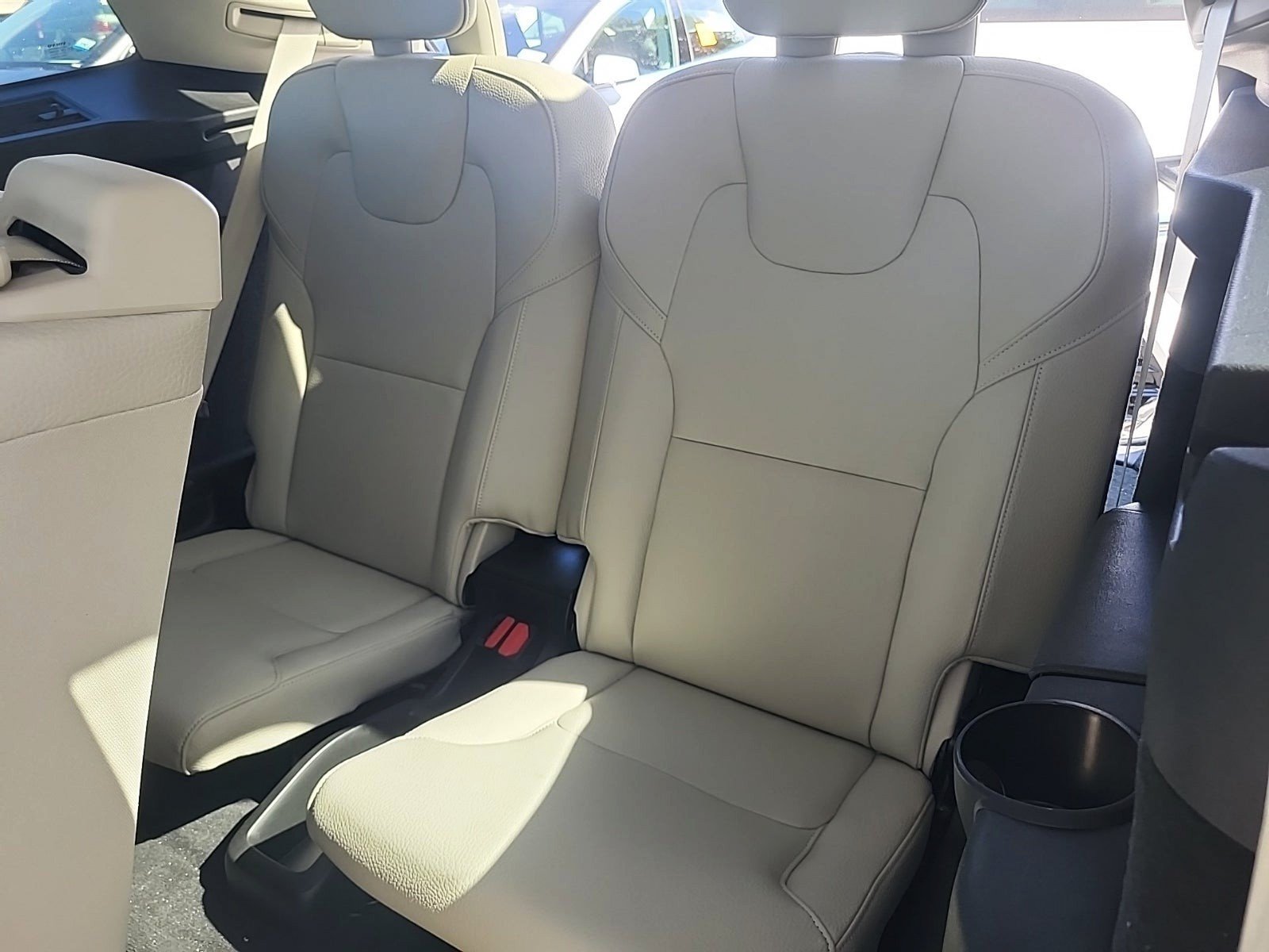 Used 2020 Volvo XC90 T5 Momentum AWD/4WD image 7
