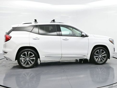 Used 2018 GMC Terrain Denali w/ Advanced Safety Package image 8