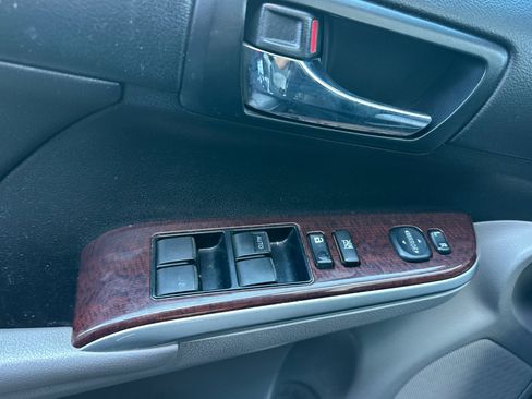 Used 2013 Toyota Camry XLE w/ Leather Pkg FWD image 27