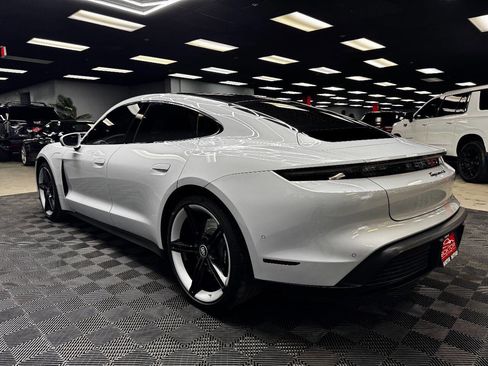 Used 2022 Porsche Taycan 4S image 9