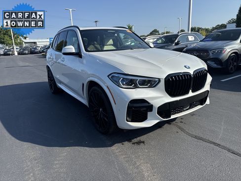 Used 2022 BMW X5 xDrive40i w/ M Sport Package AWD/4WD image 2