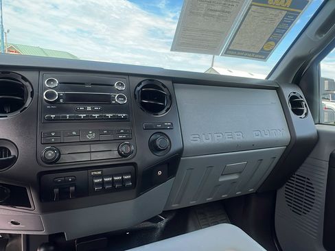 Used 2016 Ford F550 4x4 Regular Cab Super Duty image 12