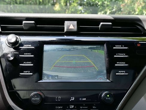 Used 2018 Toyota Camry SE w/ Moonroof Package FWD image 51