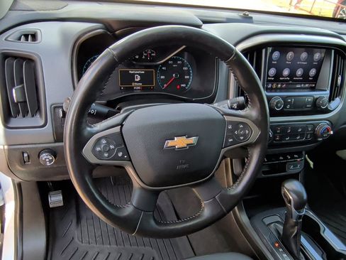 Used 2022 Chevrolet Colorado Z71 image 16