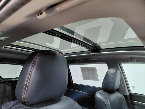 Used 2019 Toyota Highlander Limited Platinum AWD/4WD image 4