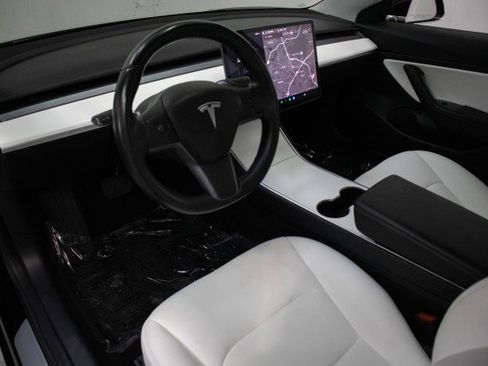 Used 2018 Tesla Model 3 Long Range image 9