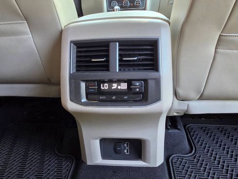 Used 2019 Volkswagen Atlas SE AWD/4WD image 24